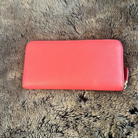 Prada Lacca Saffiano Leather Zip Around Walket - Picture 8 of 15